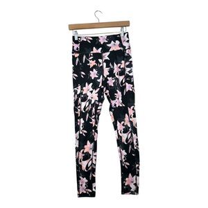 New Victoria's Secret Incredible‎ Essential Floral Print Leggings size 8 Black